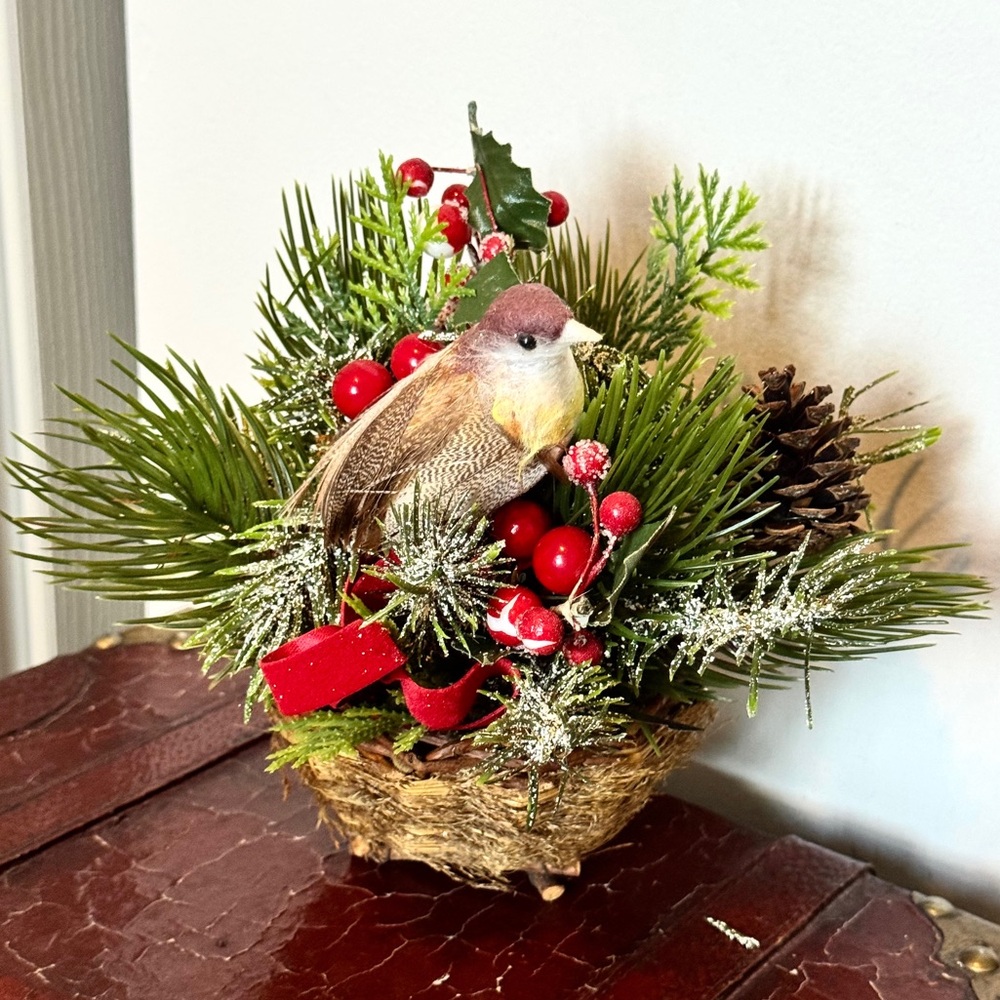 VTG Winter Pine & Holly Berry Bird Nest Holiday Floral Arrangement